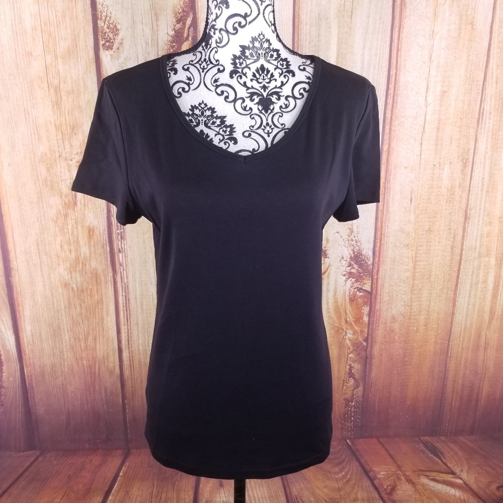 🍾 JH Collectibles Black Short Sleeve V-Neck Shirt